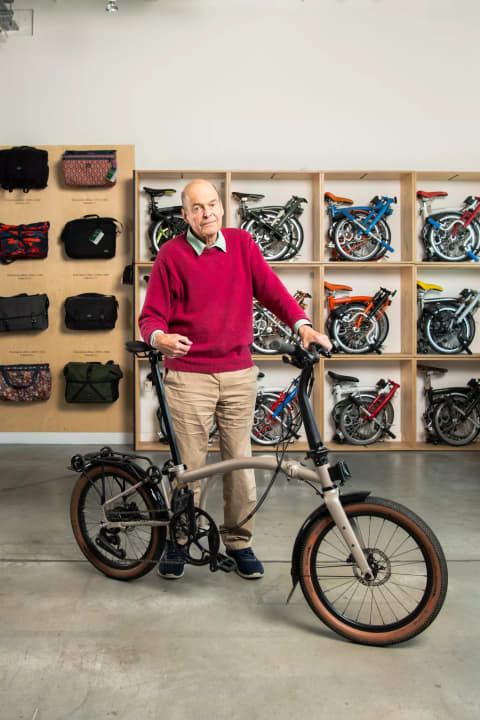 Die Erfolgsgeschichte von Brompton spiegelt sich auch in den Produktionszahlen wider. Aktuell fertigt das Unternehmen laut eigener Aussage rund 100.000 Räder pro Jahr in seiner Londoner Manufaktur.