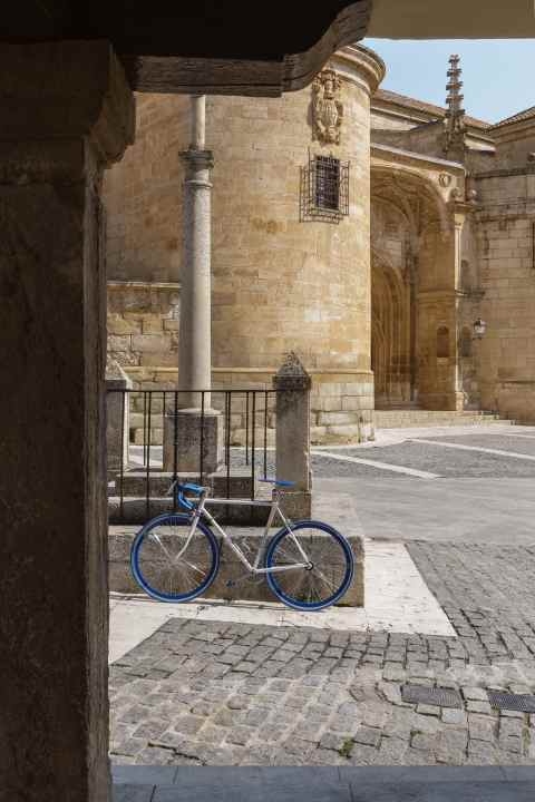 Die 420 Kilometer lange Gran Tour ist das Highlight der CiclaMadrid – eine abwechslungsreiche Route, die Natur, Kultur und echtes Lebensgefühl der Region Madrid vereint.