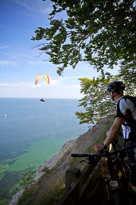 Paraglider an der Ostseeküste