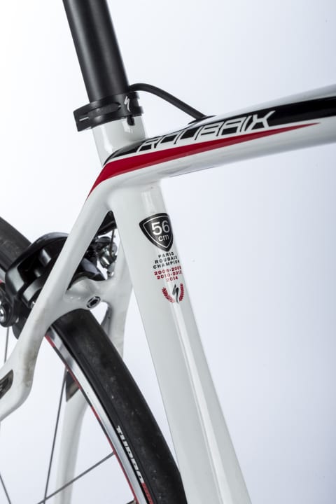   Schon fünf Mal stellte Specialized mit dem Roubaix die Siegermaschine beim Klassiker Paris – Roubaix. Die Geometrie der Profiräder hat allerdings nichts mit der der Serienmodelle zu tun.