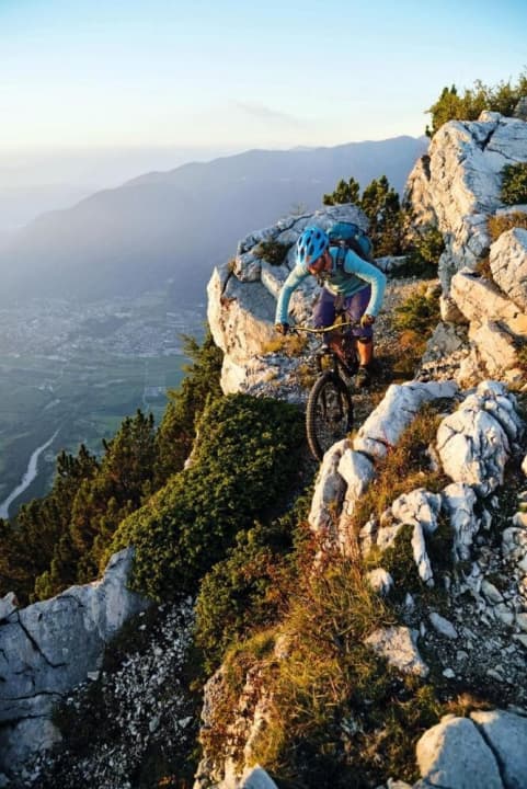   Wilde Singletrails mit Aussicht, gute 1500 Höhenmeter über dem Valsugana.