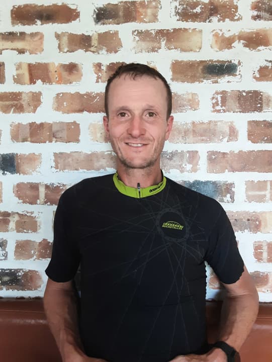 Desert Dash 2022: Triumph beim härtesten MTB-Rennen der Welt mit ...
