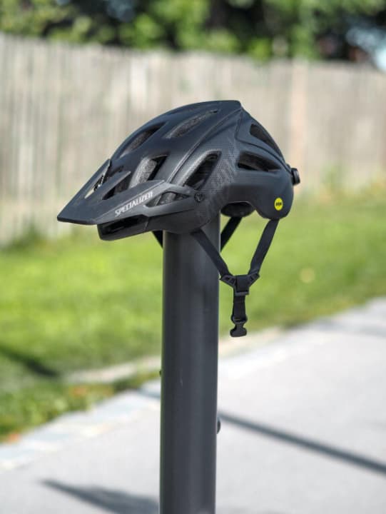 Schutzengel Specialized Helm Ambush Angie BIKE