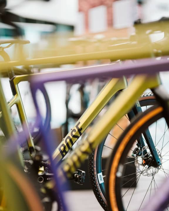 Neben Rose haben die meisten Bike-Hersteller die Preise für 2022 deutlich angehoben. Mehr zu den <a href="https://www.bike-magazin.de/mtb_news/szene_news/preiserhoehung-bikes-2022" target="_blank" rel="noopener noreferrer nofollow">Gründen für flächendeckende Preiserhöhungen bei Mountainbikes und Fahrrädern lesen Sie hier</a> .