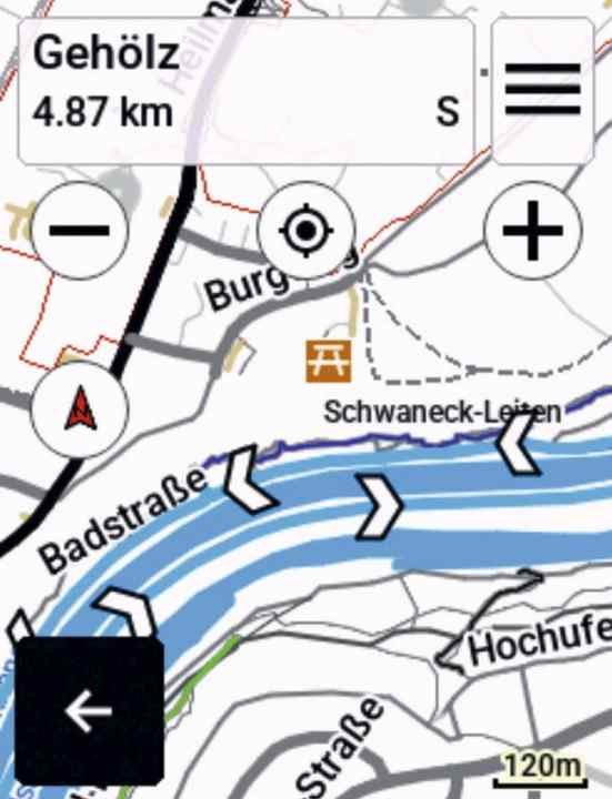 Informationsdichte des Garmin Edge 840: Aufgezeichnete Streckenverläufe neben Gewässern.