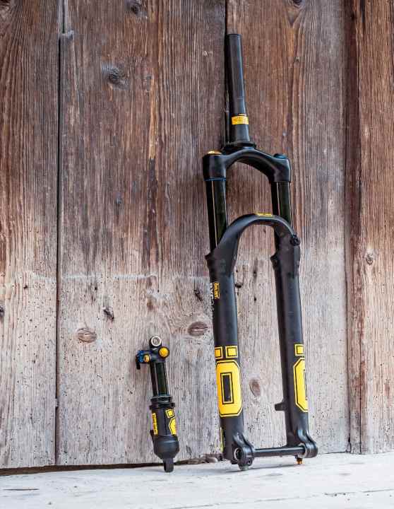 Das XC-Race-Fahrwerk von Öhlins im Praxistest: TXC 2Air Dämpfer und RXC 34 Federgabel.